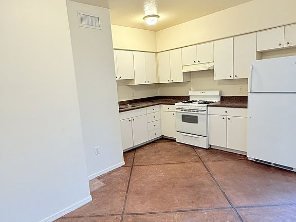 4th image of 133 W 23rd St #1