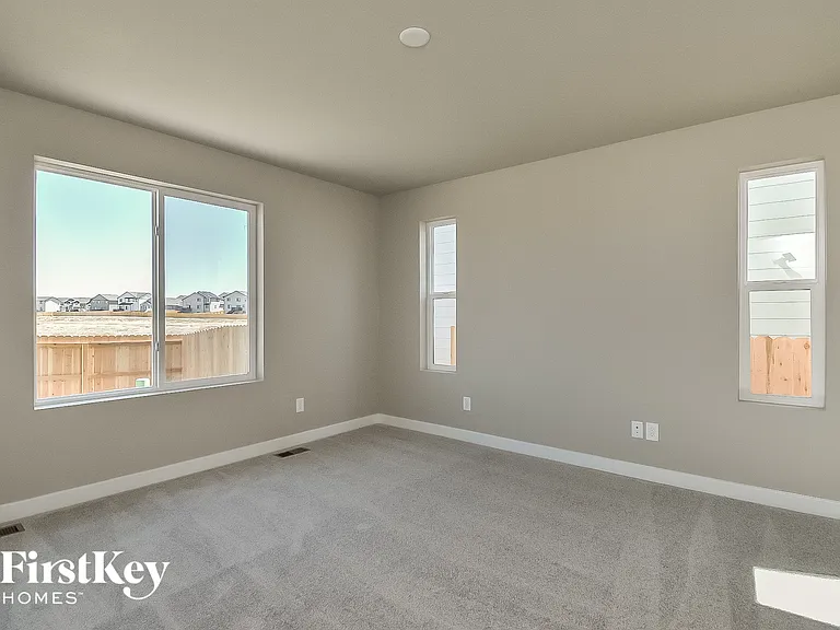 10718 Luneth Dr — Photo 2