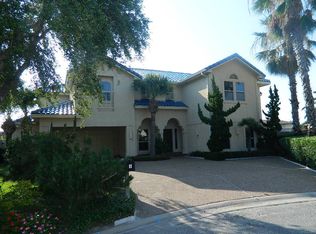11 Malibu Ln, Rockport, TX 78382