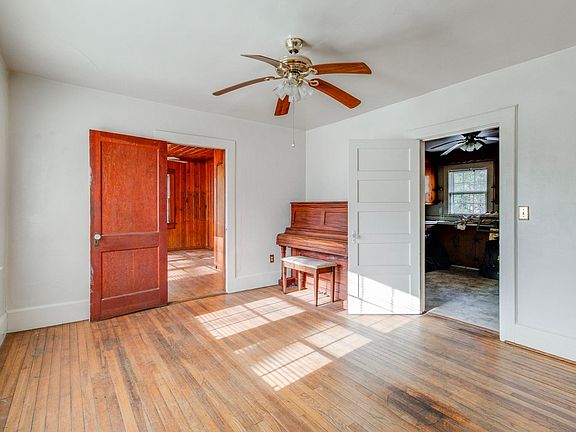 5th image of 5601 N Main St