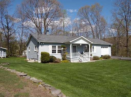 1st image of 15 Laurie Ln