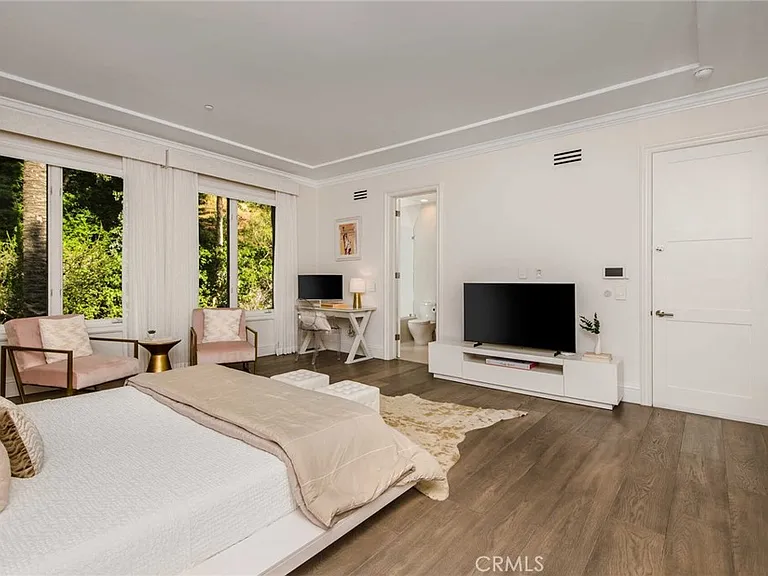 1756 Clear View Dr — Photo 40