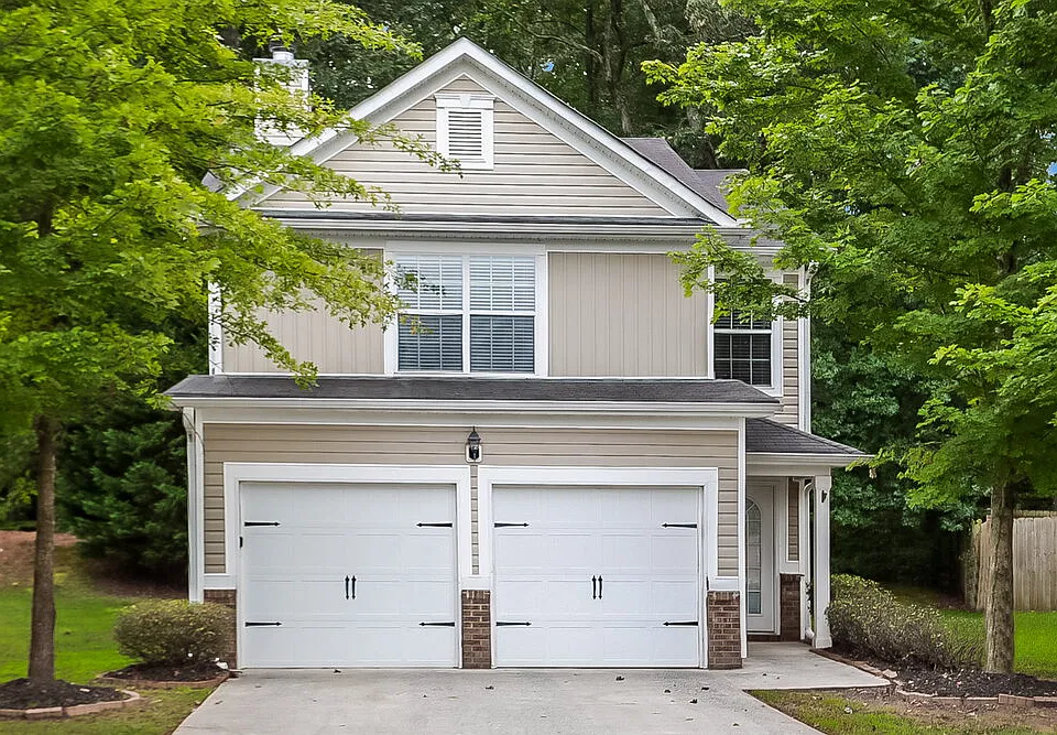 385 Hidden Creek Ln