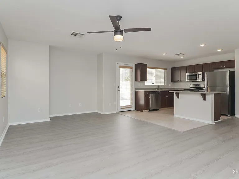 3109 Abbey Ct — Photo 4
