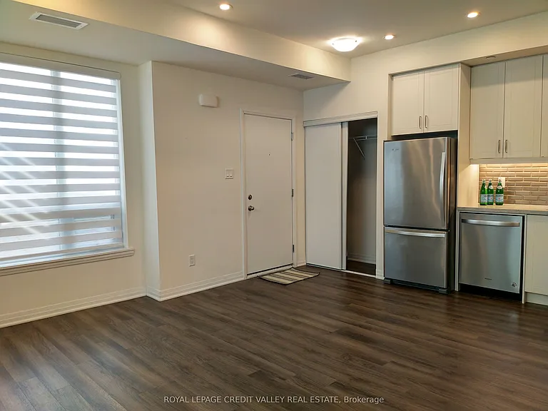 650 Atwater Ave #37 — Photo 3