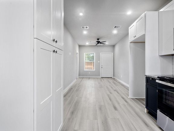 5th image of 8153 Tate St Unit B