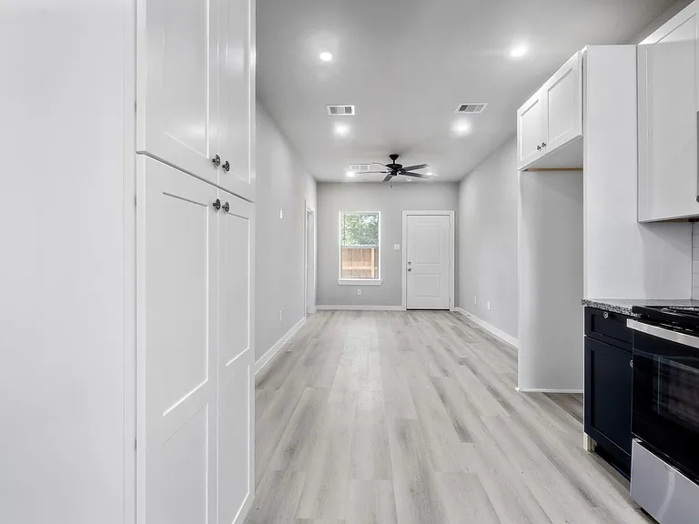 8153 Tate St #B — Photo 5