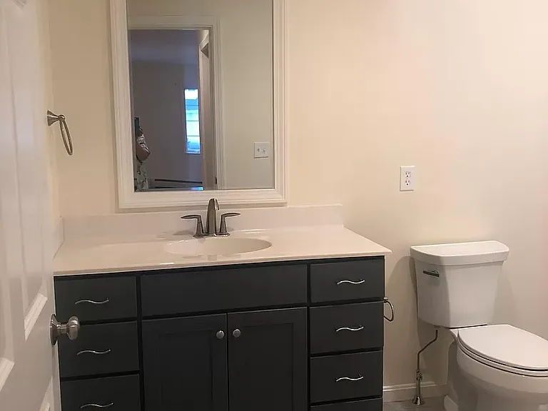 Ist floor main bedroom bathroom