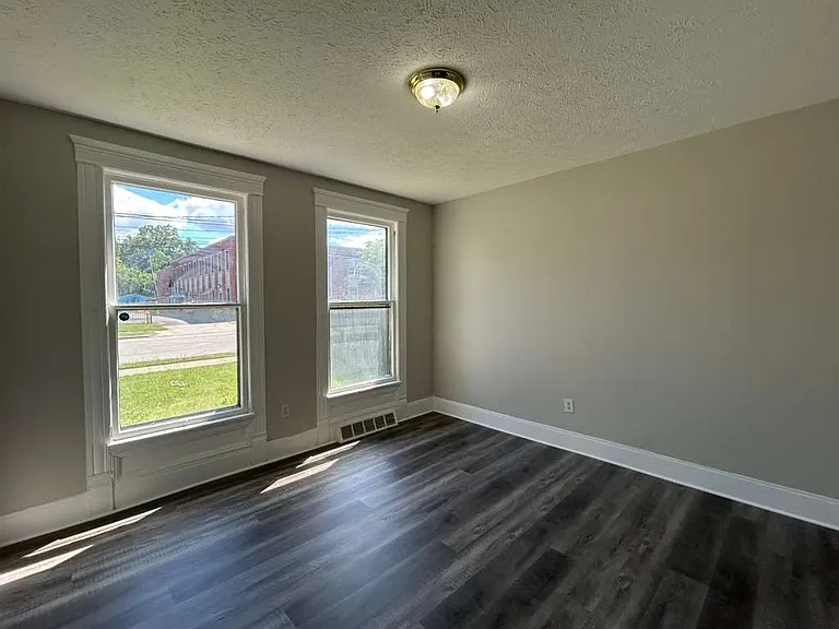 9300 Madison Ave #1 — Photo 3