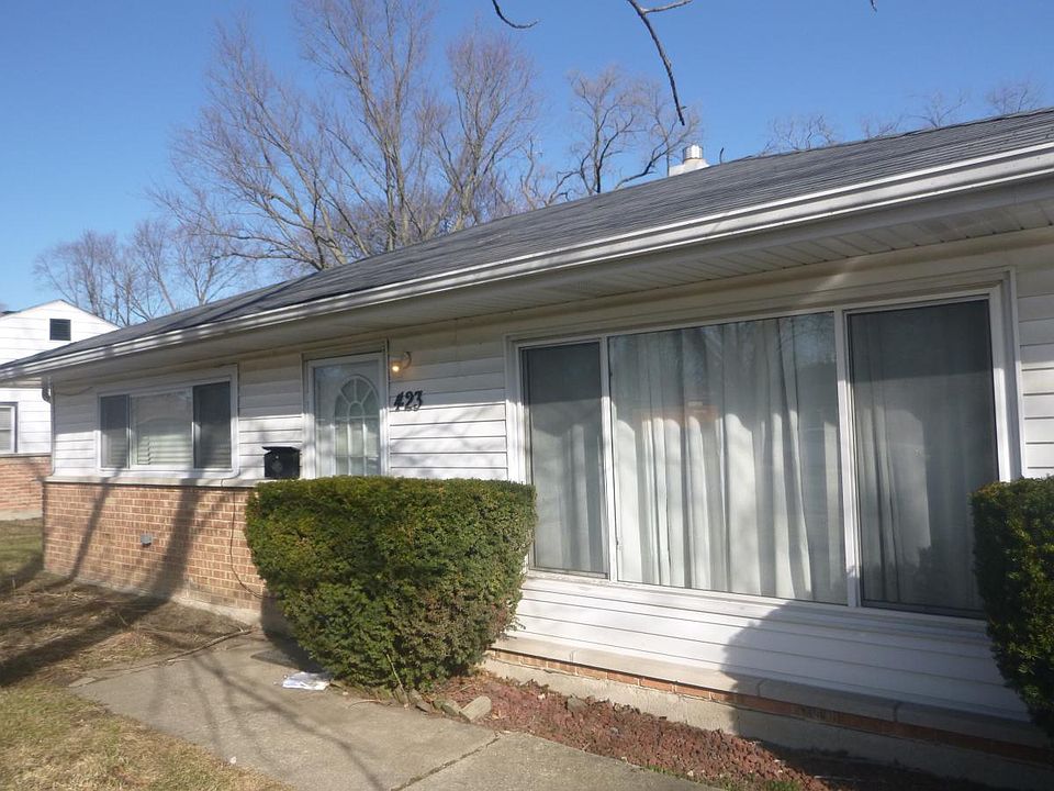 1st image of 423 Shabbona Dr