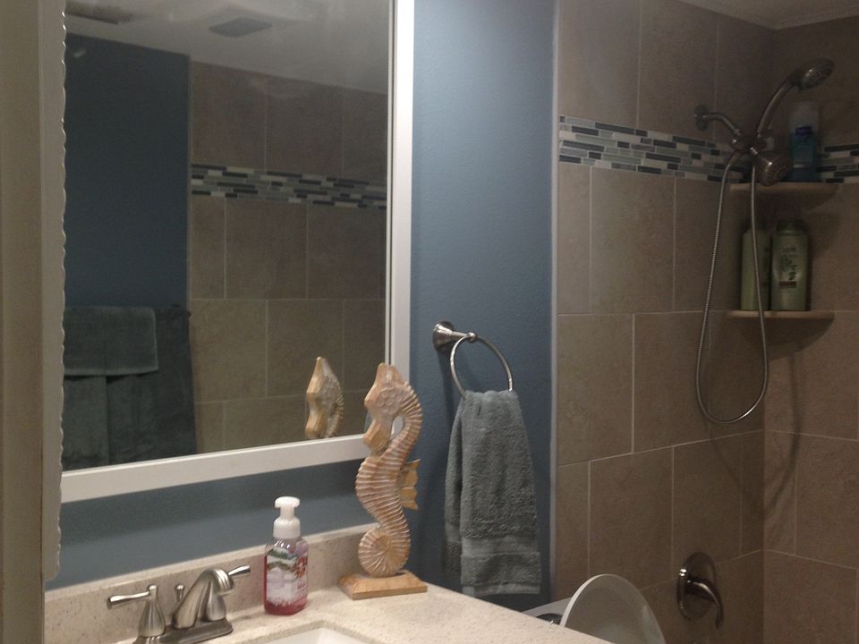 guest bath with tub