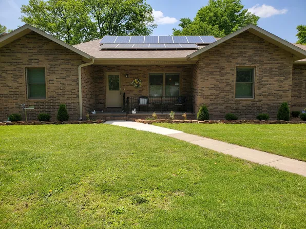 715 Lakeview Drive, Aurora, MO 65605