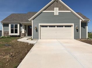 615 Mary Way, Slinger, WI 53086