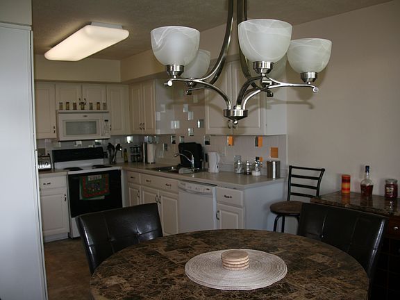 4th image of 2110 Croydon Ave APT 2