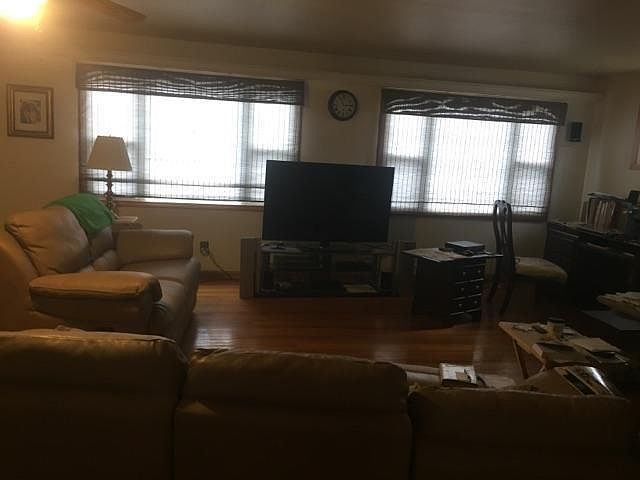 2nd image of 9905 Dietzel Rd