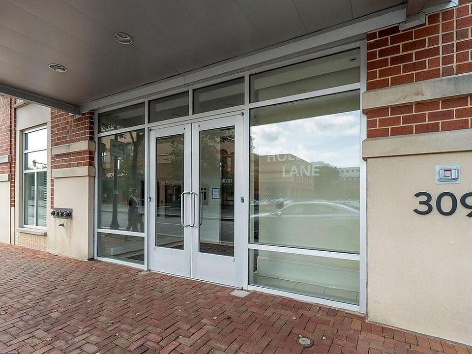 2nd image of 309 Holland Ln Unit 303