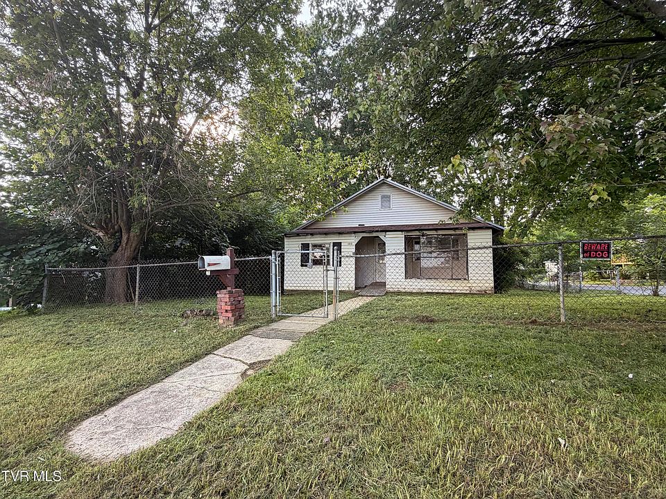 1st image of 1315 E Myrtle Ave