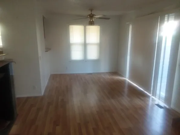 204 S Newark Cir, Aurora, CO 80012