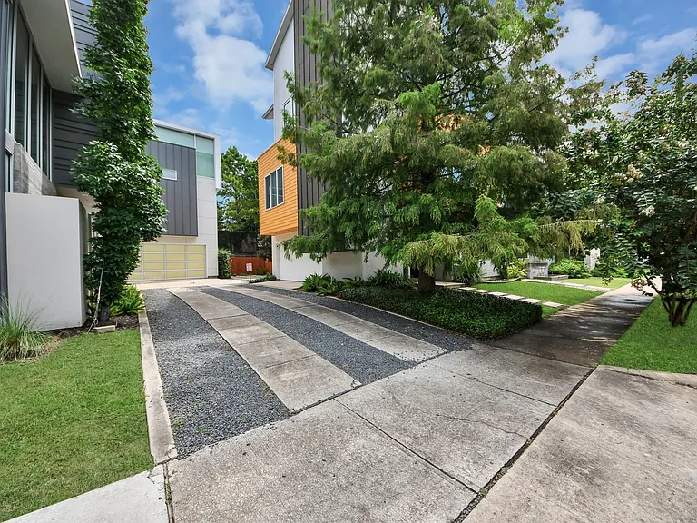 1823 Southmore Blvd — Photo 43