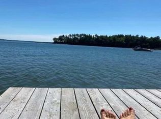 15 Edgewater Rd, Falmouth, ME 04105