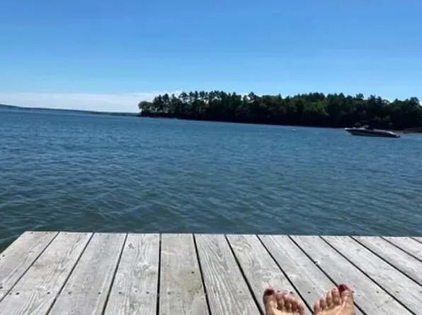 15 Edgewater Road, Falmouth, ME 04105
