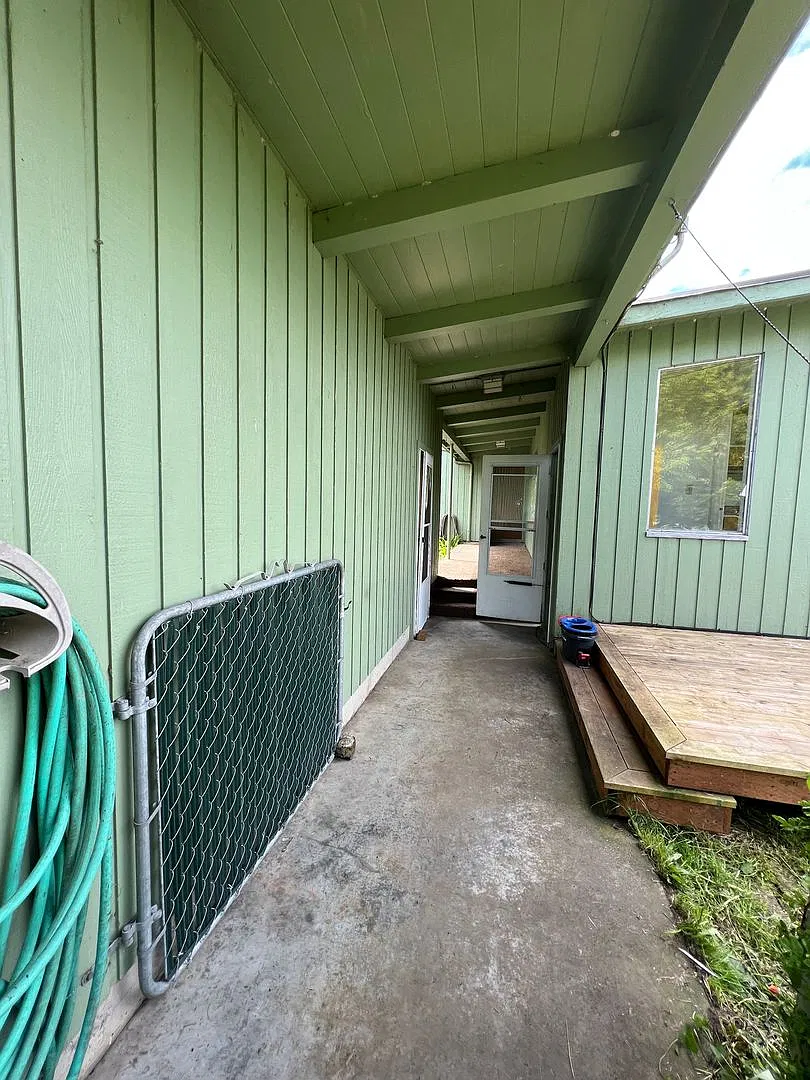 496 37th St, Astoria, OR 97103 — Photo 3