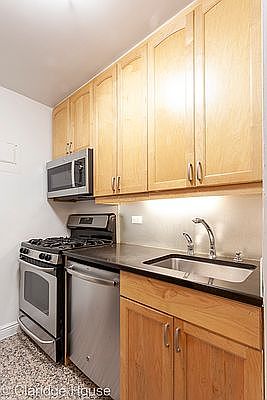 5th image of 201 E 87th St APT 25P