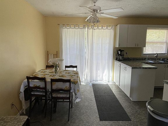 3rd image of 625 N Robin Dr