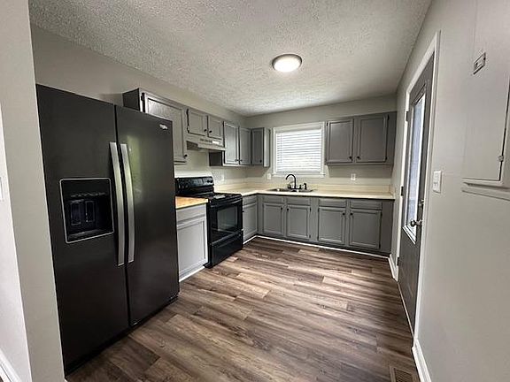 4th image of 631 Silkwood Ln