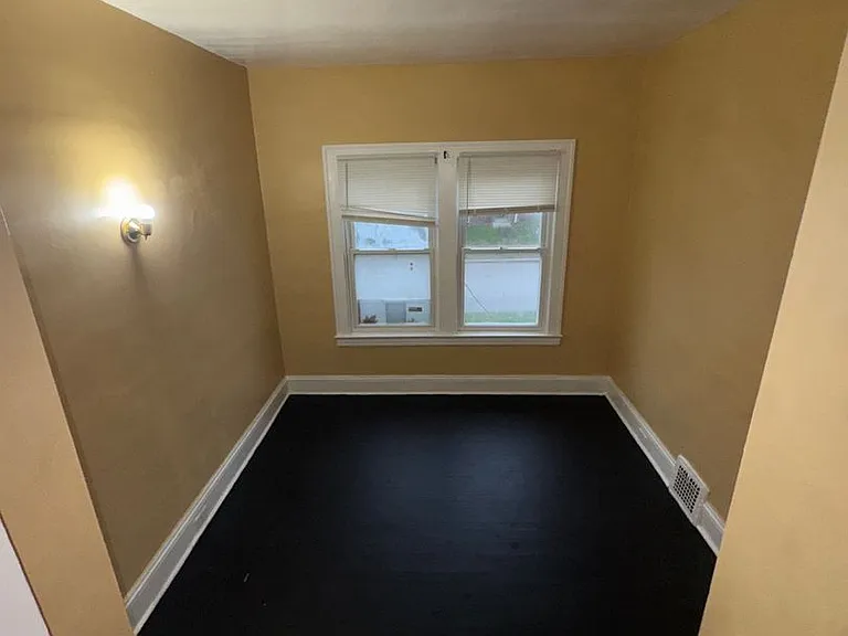 1633 Eddington Rd — Photo 10