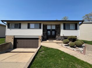 1700 W Byron Ave, Addison, IL 60101