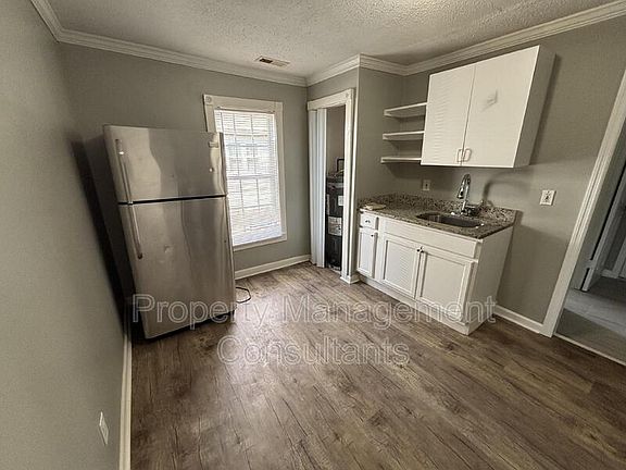 5th image of 3402 8th Ave SW #B
