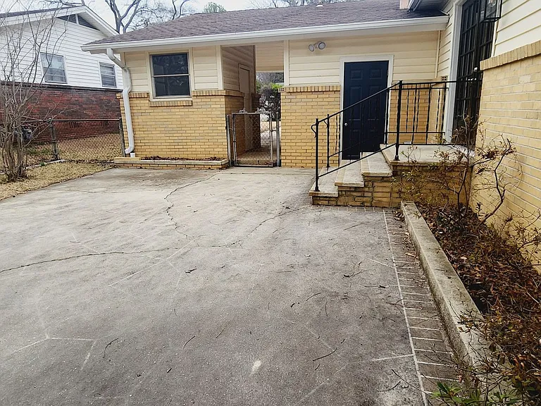 209 Knoll Crest Dr — Photo 24