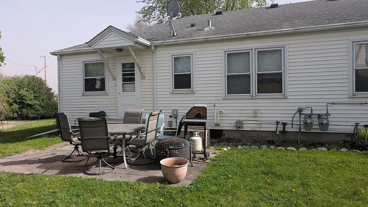 Building Photo - 502 Troendle St SE #2