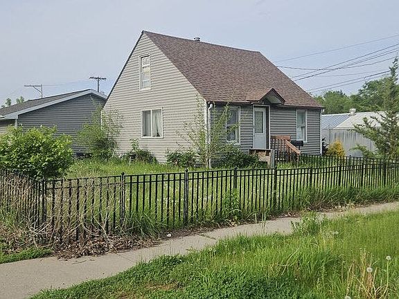 2nd image of 70 Oak St