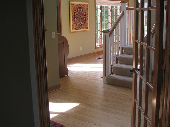 5th image of 420 Sir Howard Cir