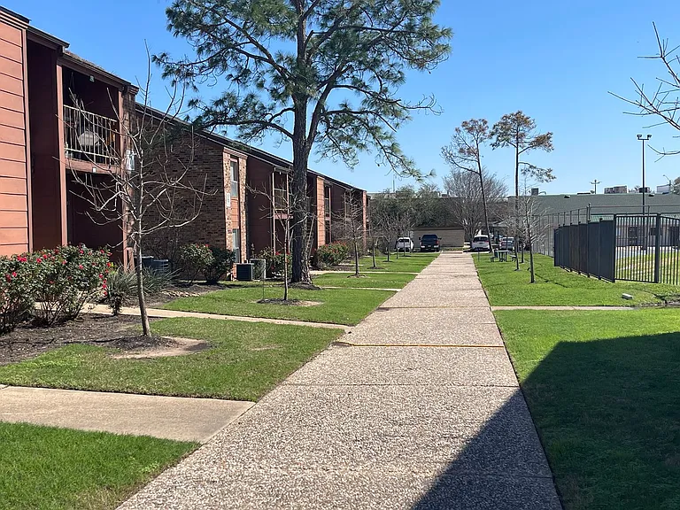 904 University Oaks Blvd #93 — Photo 4