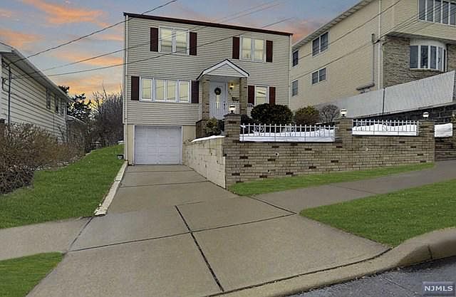 1st image of 158 Sunset Ave