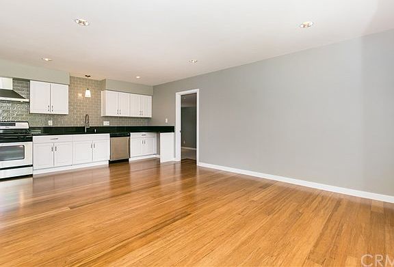 5th image of 920 S Joy St