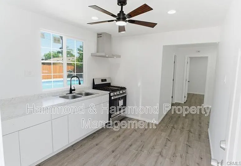2 bed, 1.0 bath, 610 sqft, $2,995 — Photo 1