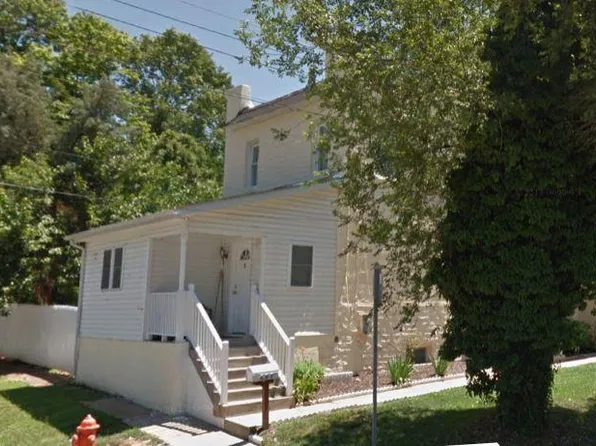 401 5th Ave #2, Halethorpe, MD 21227