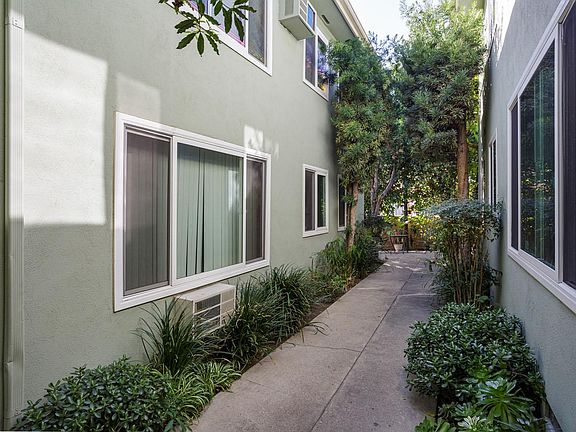 4th image of 1953 Cheremoya Ave #4