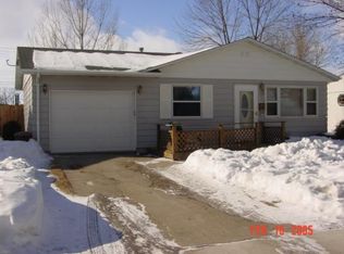 1402 S 19th St, Grand Forks, ND 58201