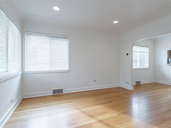 4th image of 2261 S Lincoln Street