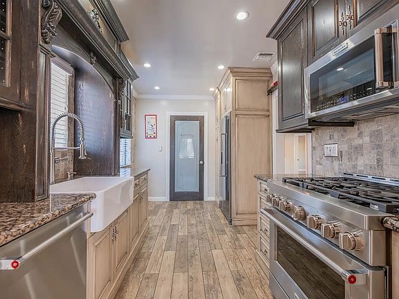 3rd image of 8538 Remick Ave