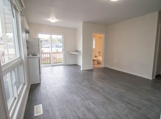 242 Tragina Ave N, Hamilton, ON L8H5E1
