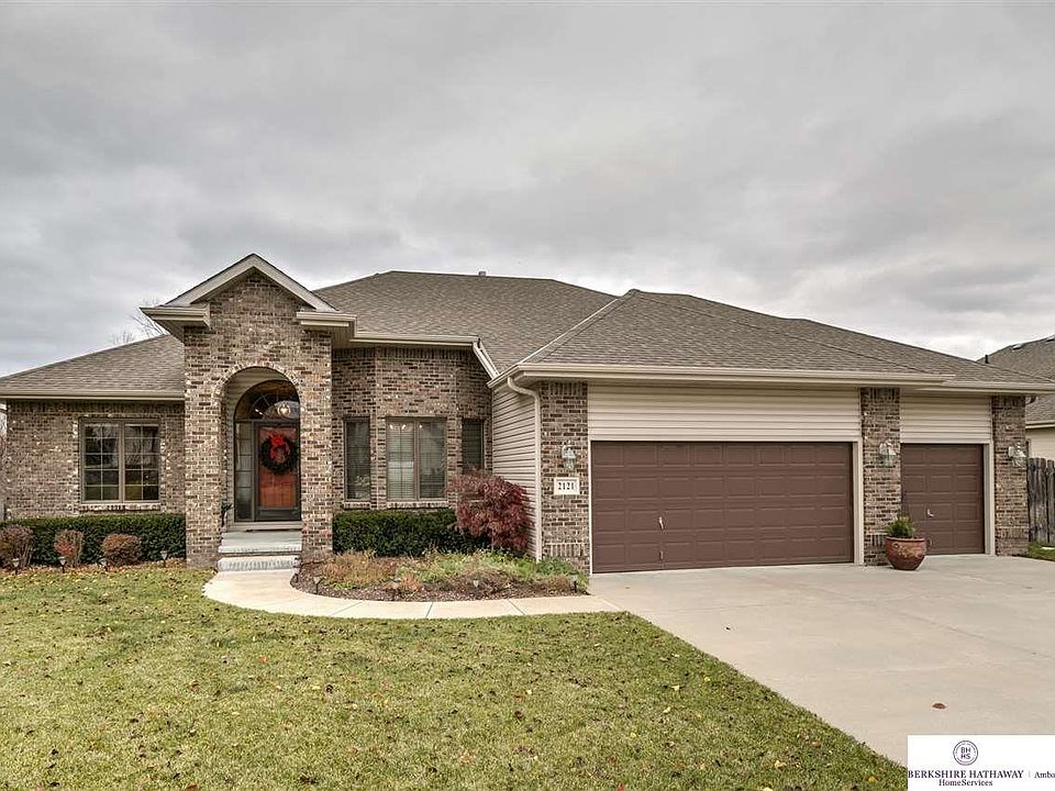 Check out this gorgeous walkout ranch backing to the wetland area in Savanna Shores.