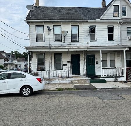 2nd image of 17 Railroad Ave
