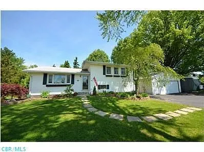 2238 Hardin Ln photo 1