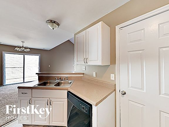 5th image of 803 Liberty Village Dr